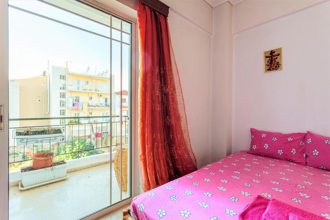 Bright Comfy Flat Near The Beach & The City Center カラマタ エクステリア 写真