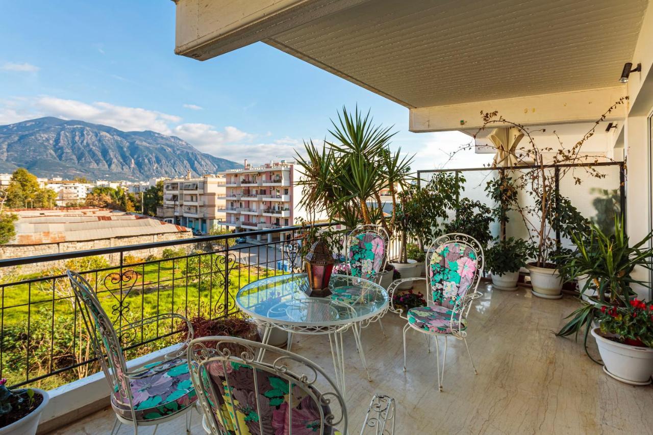Bright Comfy Flat Near The Beach & The City Center カラマタ エクステリア 写真